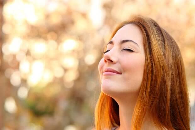 幸せな女性 キウイ