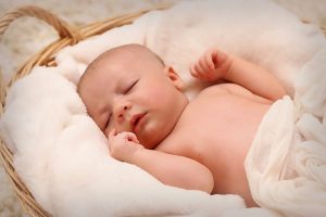 新生児に絶対してはいけない8つのこと