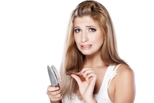 どうして髪は抜けるのか