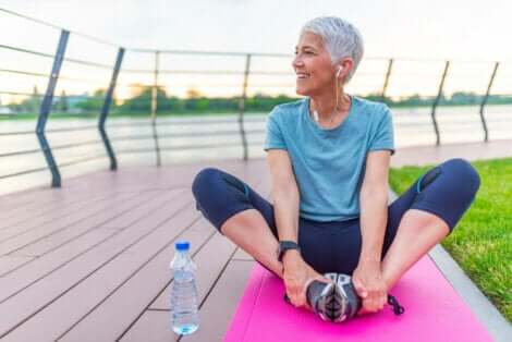 運動する40歳以上の女性