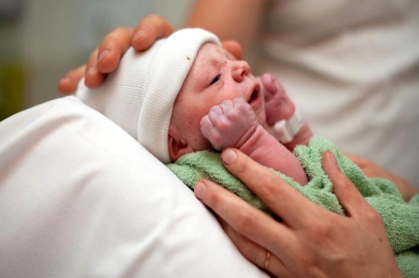誕生直後の新生児