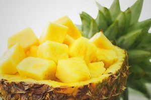 パイナップルを使った簡単で効果的な自然療法