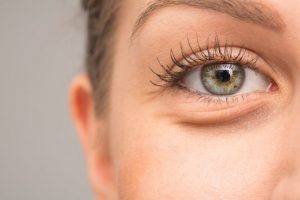 どうして目が腫れるの?考えられる7つの原因