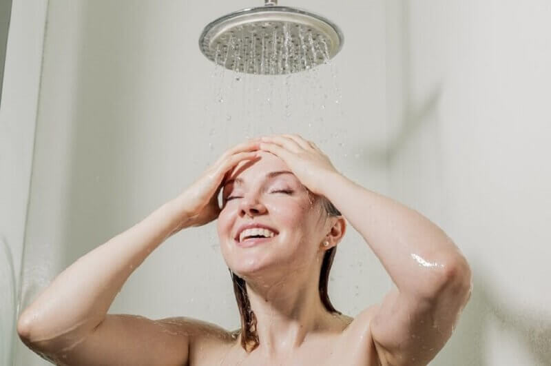 シャワー 活力を与える朝の習慣