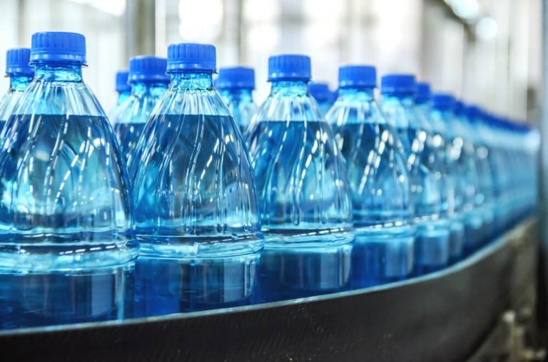 ペットボトルの水 ミネラルウォーター