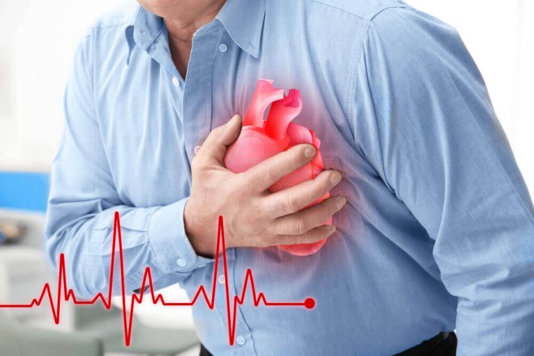 心臓発作のサインを知る5つの方法