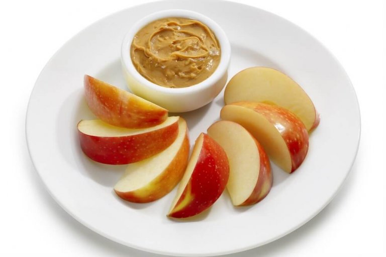 りんごとピーナッツバター　減量中にオススメの間食