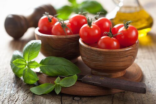 トマト　化学肥料やスプレーが使われているかわかる食材
