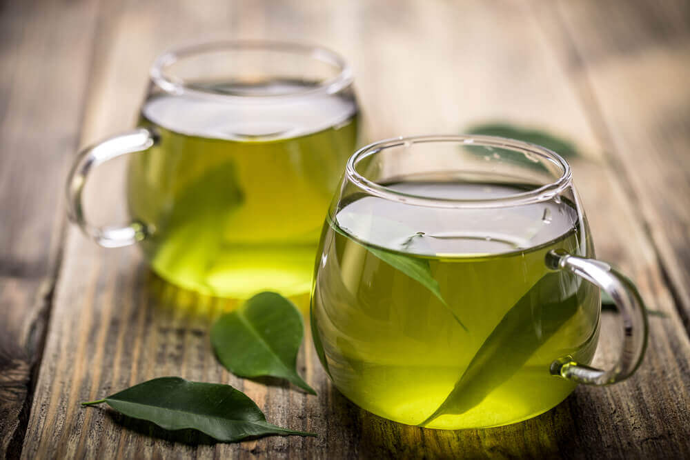 緑茶 クマを消す