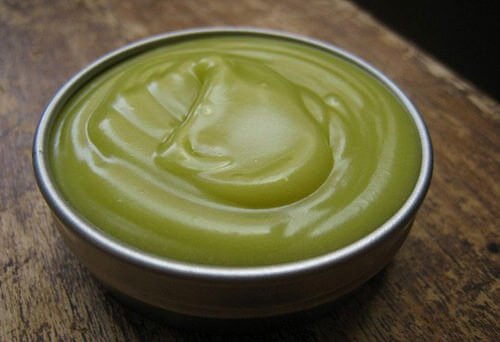緑色の軟膏