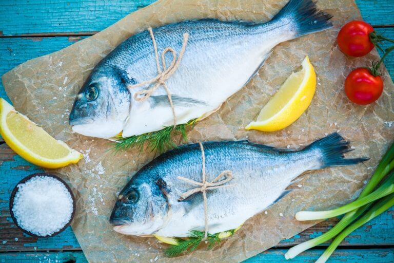 魚をおろす