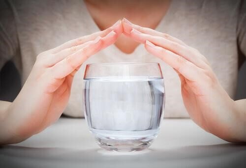 水