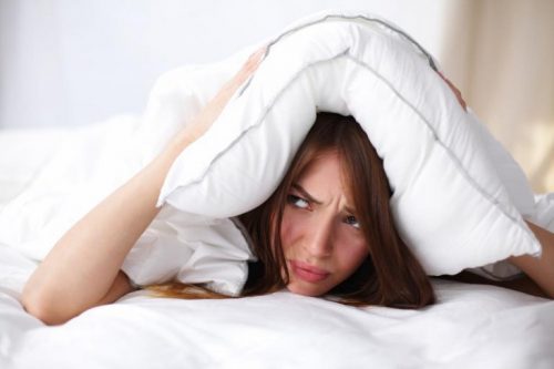 眠れない女性