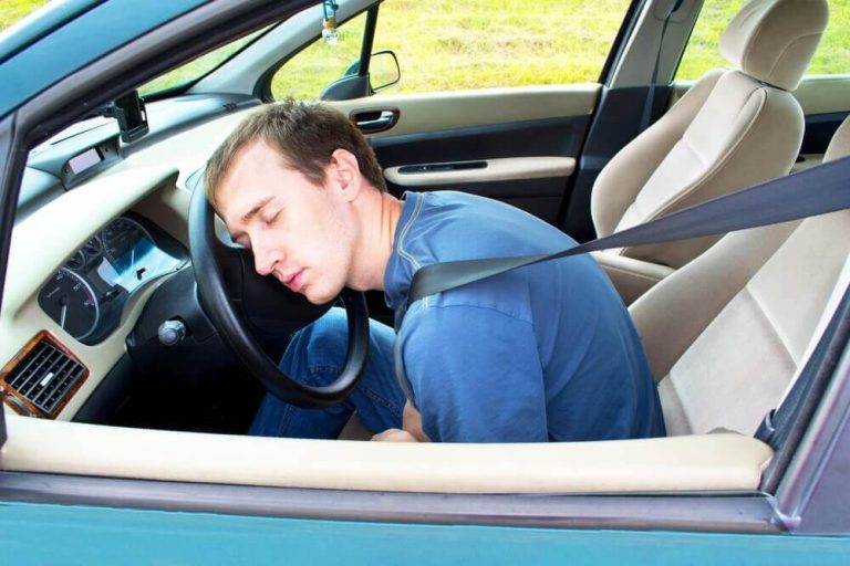 運転中の眠気を覚ます9つのアドバイス