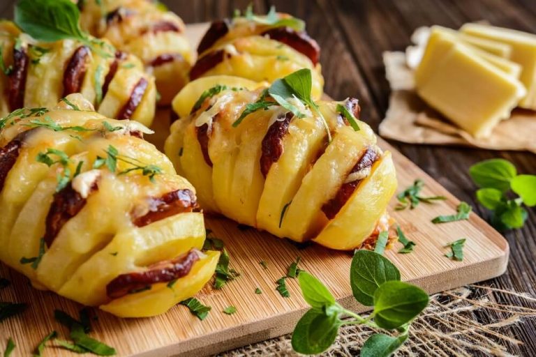 簡単で美味しい！じゃがいものチョリソーとチーズ詰め