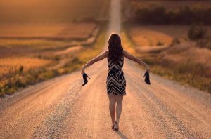 ドレスにぴったりのヒール靴を選ぶ方法