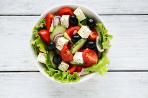 ゲストがあっと驚く美味しいギリシャ風サラダの作り方