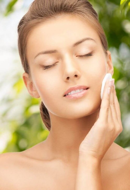 美しい肌に導く天然化粧水の作り方