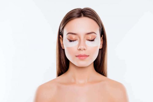 若返り効果あり!目の下のクマを隠す5つのメイク術