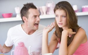 許すべきでないパートナーからの言葉の暴力の6つの形態