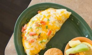 ハムとチーズのフレンチオムレツ