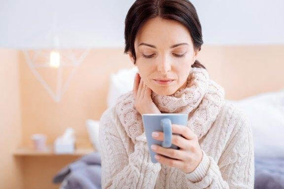 喉の感染症を緩和する4つの自然療法