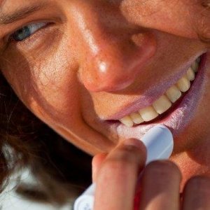 紫外線から唇を守る6つのヒント