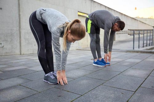 柔軟運動1 柔軟な足