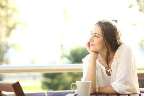 穏やかなコーヒータイム 心からパートナーを愛している4つのサイン