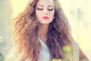 縮れ毛を防ぐ5つのヘアマスク