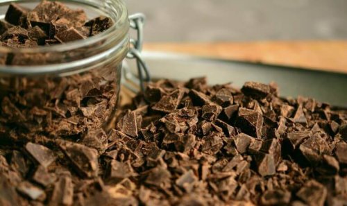 チョコレート 食べるとハッピー!?幸せを感じるかもしれない食べ物
