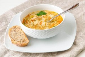 お手軽レシピ:パスタ入りスープの作り方