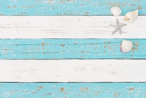 ストライプの壁