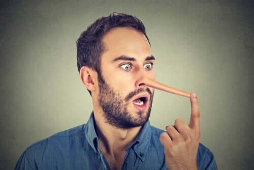 パートナーが嘘をついている?嘘を見極める方法について