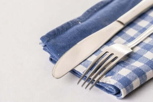 ふきんを使った 手作り カトラリーホルダー