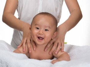 知っておきたい!赤ちゃんが喜ぶベビーマッサージ