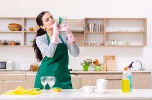 あなたの知らないガラスクリーナーの使い方5選