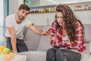 感情的な虐待関係を警告する5つの兆候