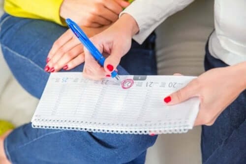 排卵日の説明をする人