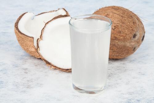 ココナッツウォーターを飲む4つのメリット