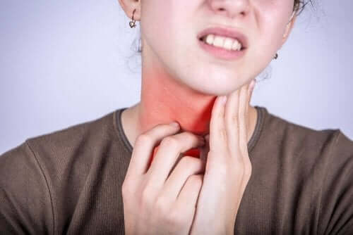 咽頭炎の症状と自然療法：喉の痛み