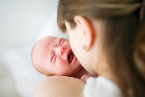 赤ちゃんの便秘の原因と軽減するためのアドバイス