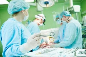 胸骨正中切開の合併症と回復について