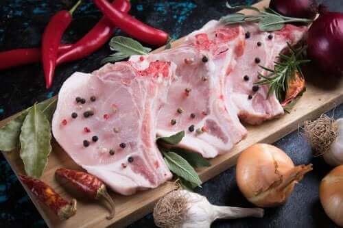 豚ロース肉をジューシーに調理する方法３選