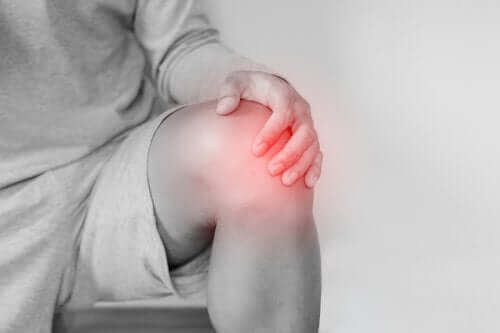 膝関節脱臼の原因と治療法