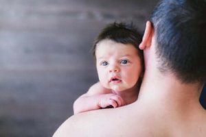 赤ちゃんのお腹のガスを解消する方法