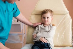 小児ネフローゼ症候群：原因と治療法