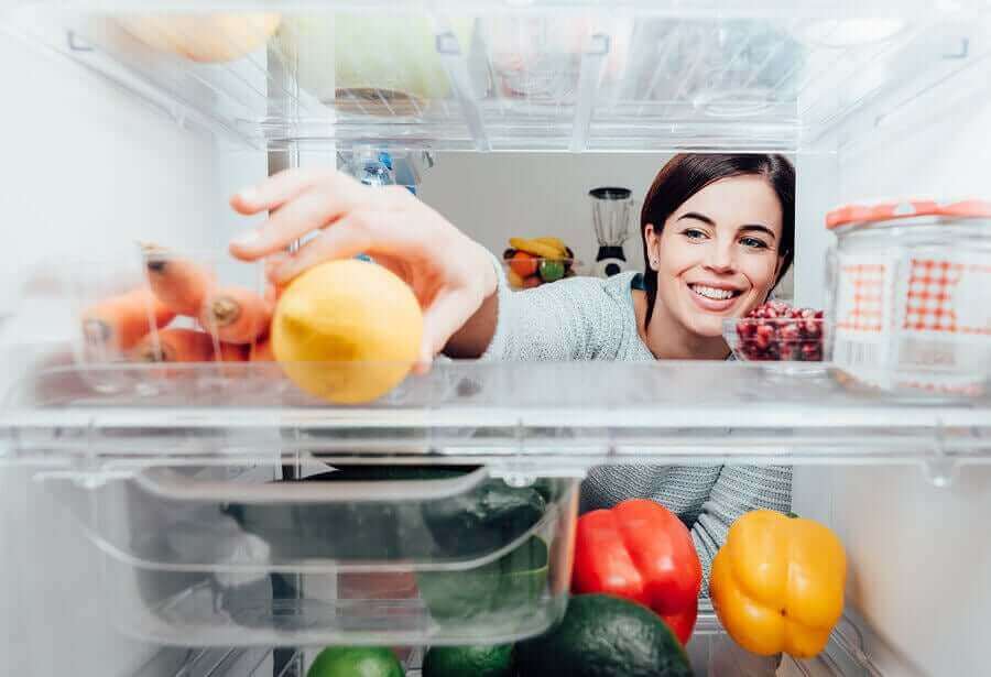 食べ物は新型コロナウイルスに汚染されますか? 冷蔵庫