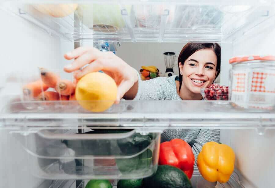食べ物は新型コロナウイルスに汚染されますか？　冷蔵庫