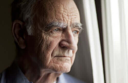 自宅で隔離措置を行う高齢者への推奨事項　孤独な高齢者